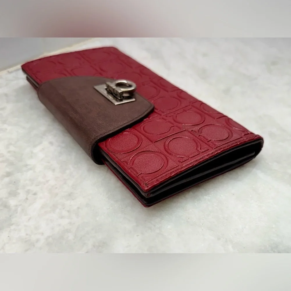 SALVATORE FERRAGAMO Gancini Monogram Embossed Logo Leather‎ 2-Tone Long Wallet